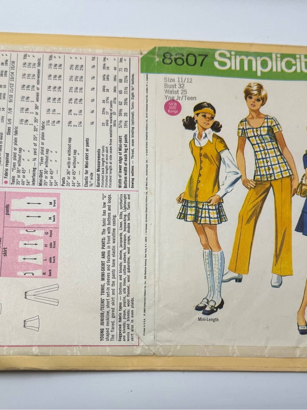 Simplicity Yellow Wide-Leg Pants with Plaid Top Illustration/Vintage